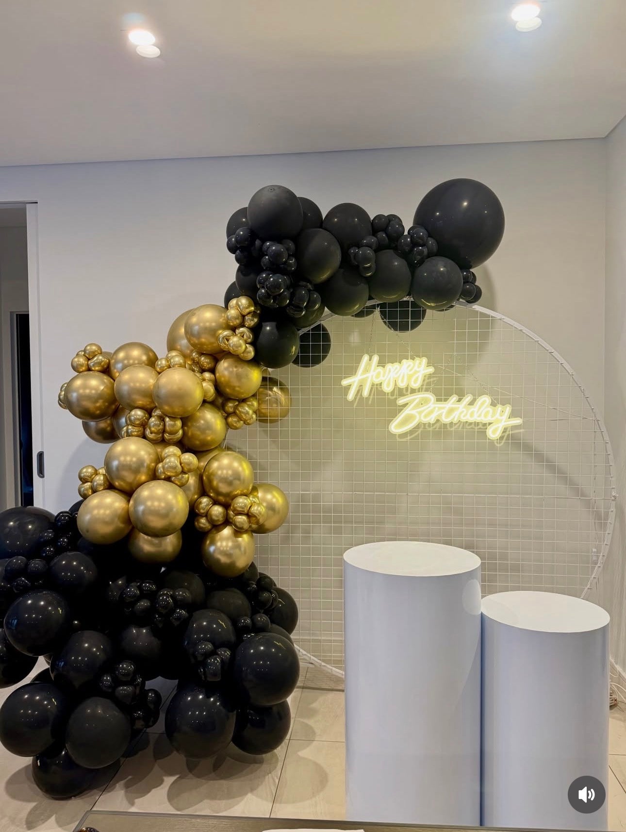 Balloon Garland Round